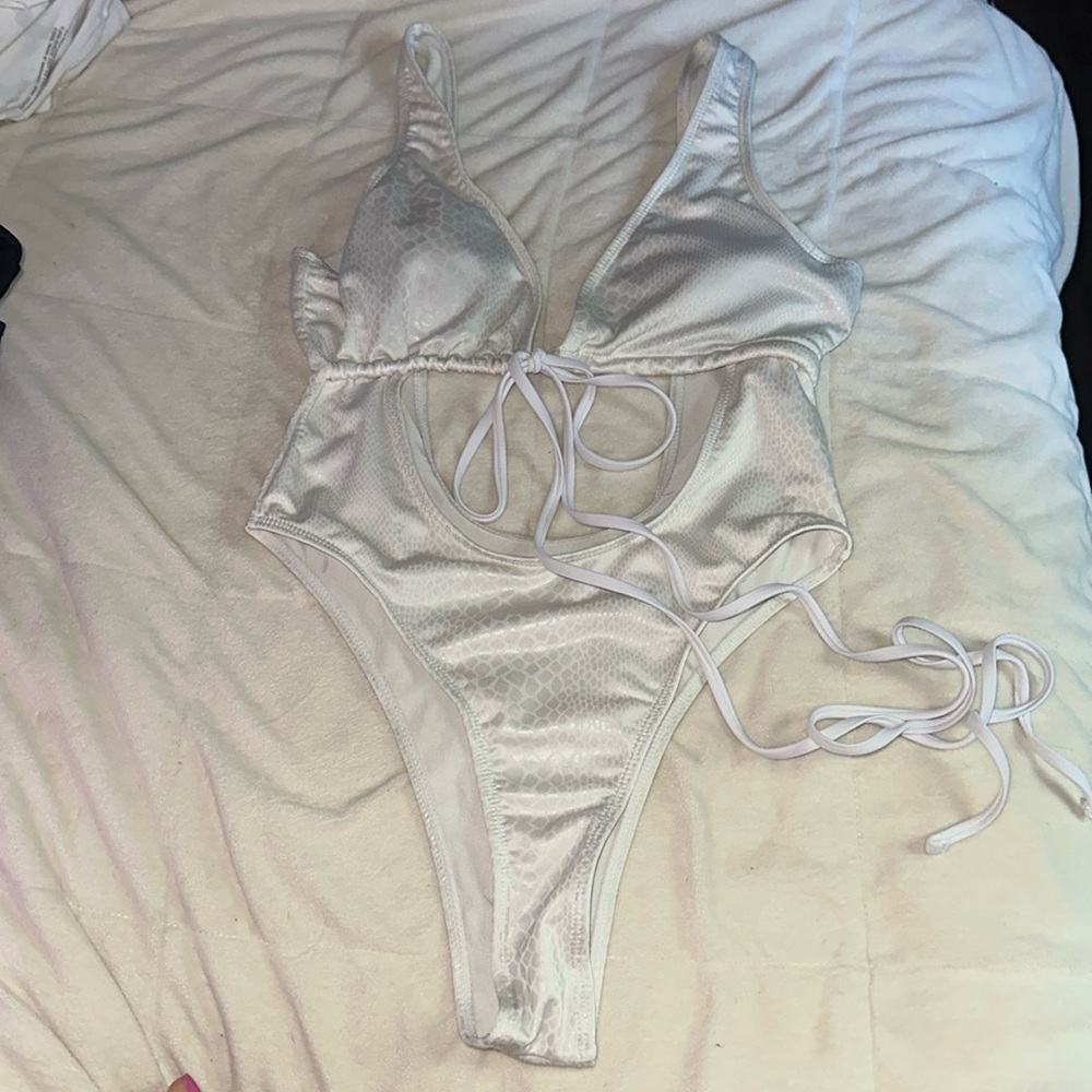 One piece bikini